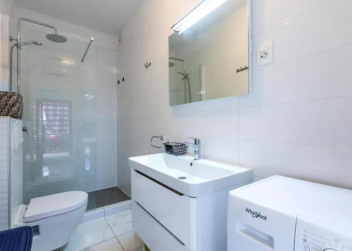 Kastel Stari 20 *