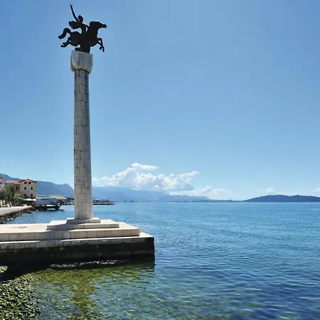 In Kastel Stari With Kitchen Apartment Kastela