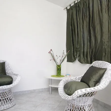 Appartamento In Kastel Stari With Kitchen *